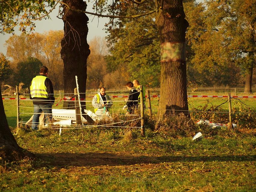 Kleinflugzeug abgestuerzt Sankt Augustin Meindorf P152.JPG